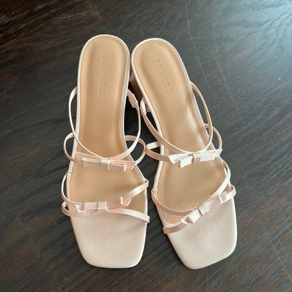 Forever 21 Light Pink Strappy Sandals - Picture 1 of 2